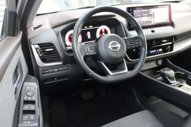 Nissan X-Trail (2023) thumbnail 6