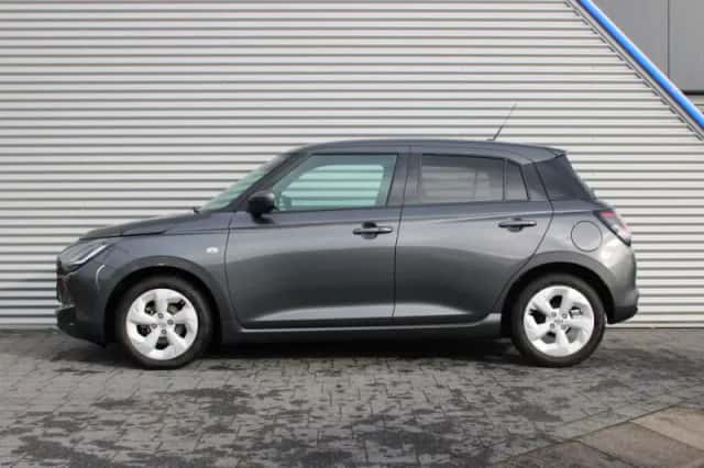 Suzuki Swift (2025) thumbnail 5