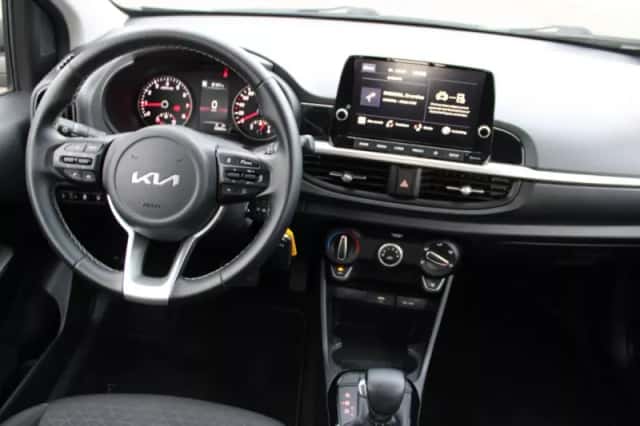 Kia Picanto (2022) thumbnail 2