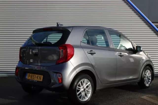 Kia Picanto (2022) thumbnail 3