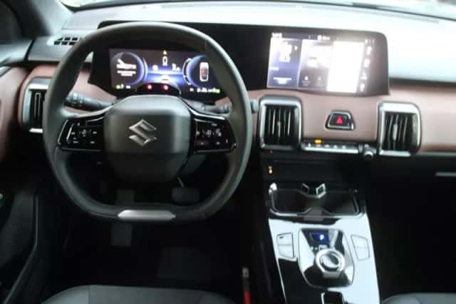 Suzuki e-Vitara (2026) thumbnail 4