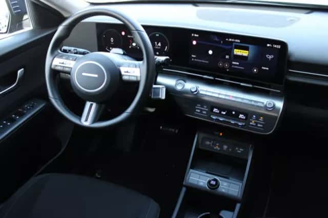 Hyundai Kona (2024) thumbnail 2