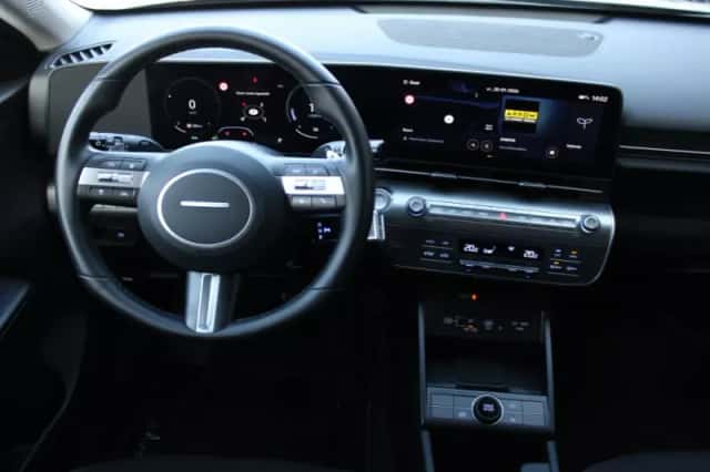 Hyundai Kona (2024) thumbnail 4