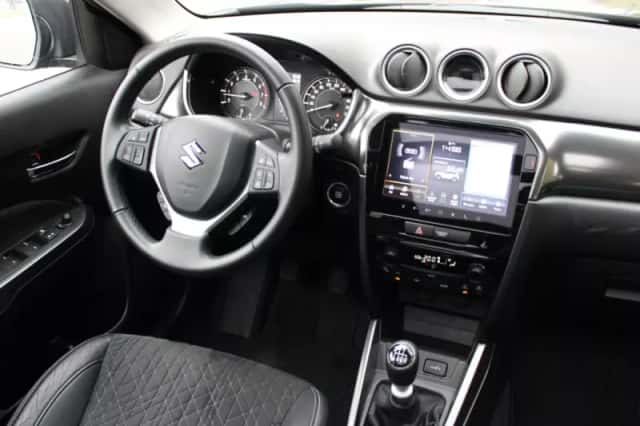 Suzuki Vitara (2025) thumbnail 6