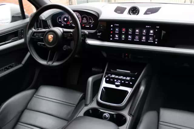 Porsche Cayenne (2024) thumbnail 4