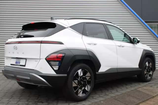 Hyundai Kona (2024) thumbnail 3