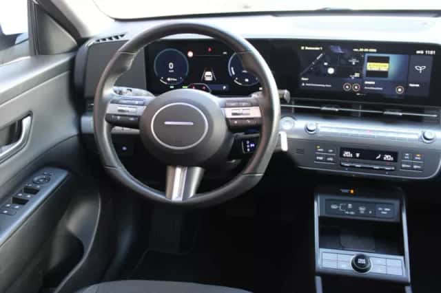 Hyundai Kona (2024) thumbnail 4
