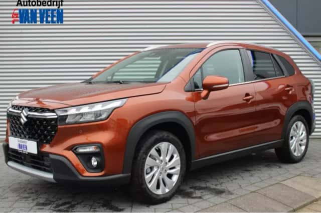Suzuki S-Cross (2024) thumbnail 1