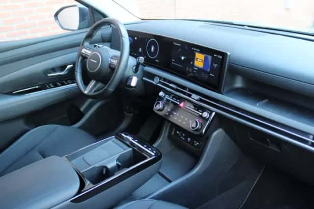 Hyundai Tucson (2024) thumbnail 2