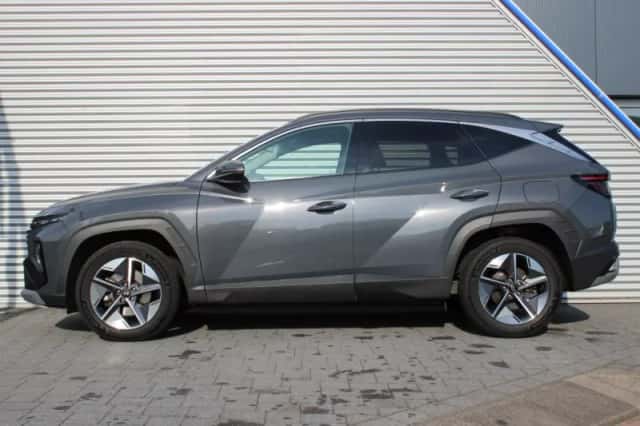 Hyundai Tucson (2024) thumbnail 3
