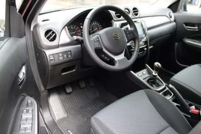 Suzuki Vitara (2025) thumbnail 2