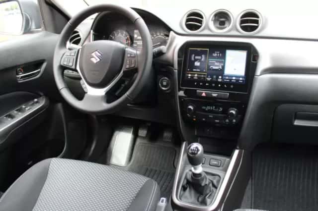 Suzuki Vitara (2025) thumbnail 4