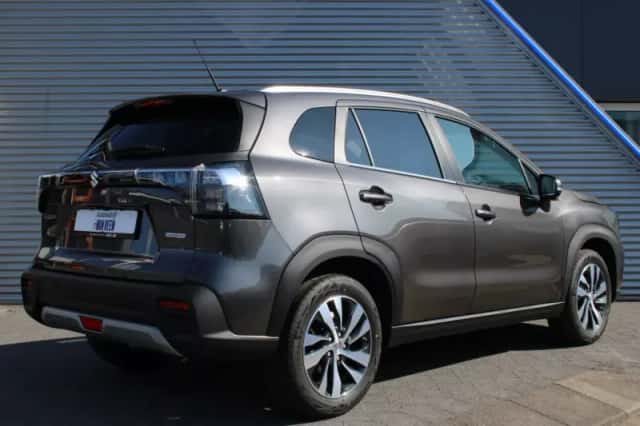 Suzuki S-Cross (2025) thumbnail 3
