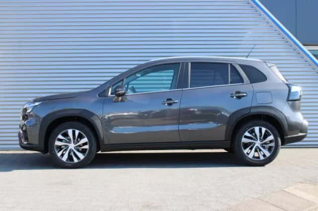 Suzuki S-Cross (2025) thumbnail 5