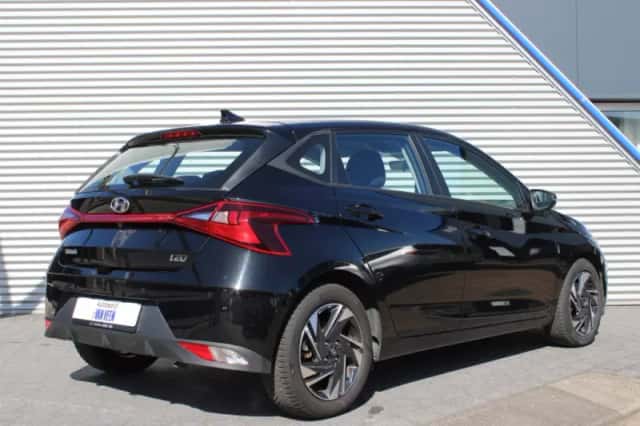Hyundai i20 (2023) thumbnail 3