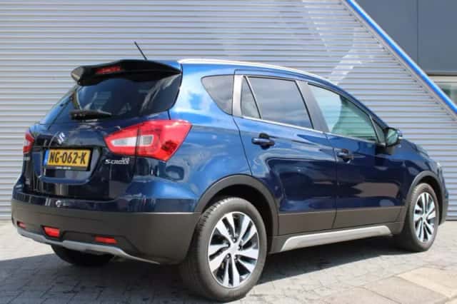 Suzuki S-Cross (2017) thumbnail 3