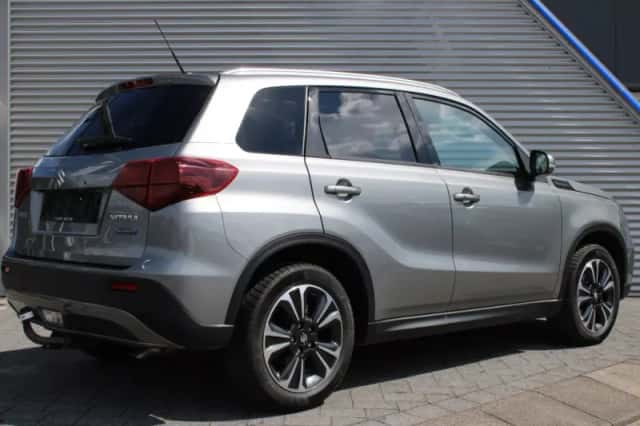 Suzuki Vitara (2022) thumbnail 3