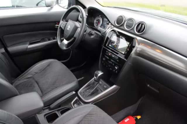 Suzuki Vitara (2022) thumbnail 4