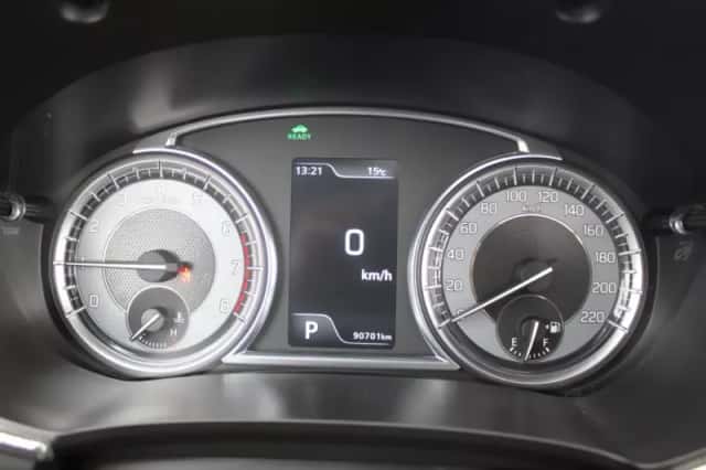 Suzuki Vitara (2022) thumbnail 6