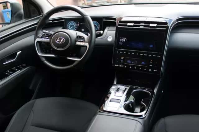 Hyundai Tucson (2024) thumbnail 2