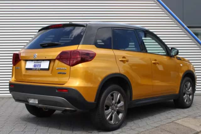 Suzuki Vitara (2022) thumbnail 3