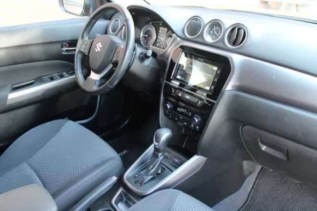 Suzuki Vitara (2022) thumbnail 6
