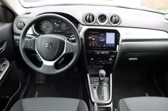 Suzuki Vitara (2025) thumbnail 2