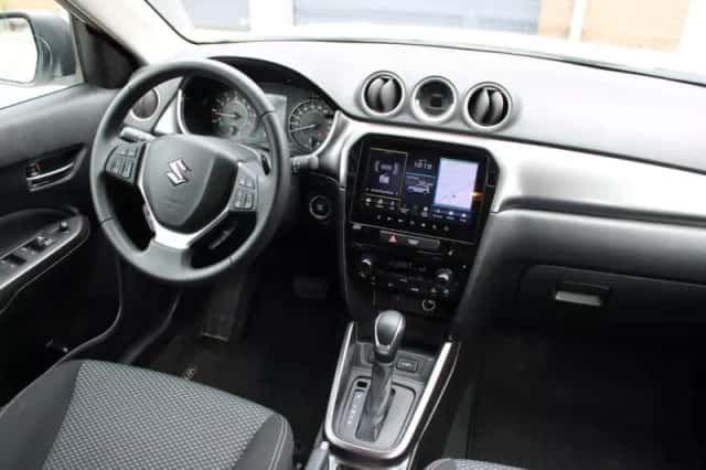 Suzuki Vitara (2025) thumbnail 6
