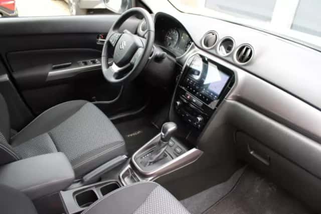 Suzuki Vitara (2025) thumbnail 4