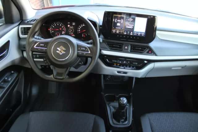 Suzuki Swift (2024) thumbnail 2