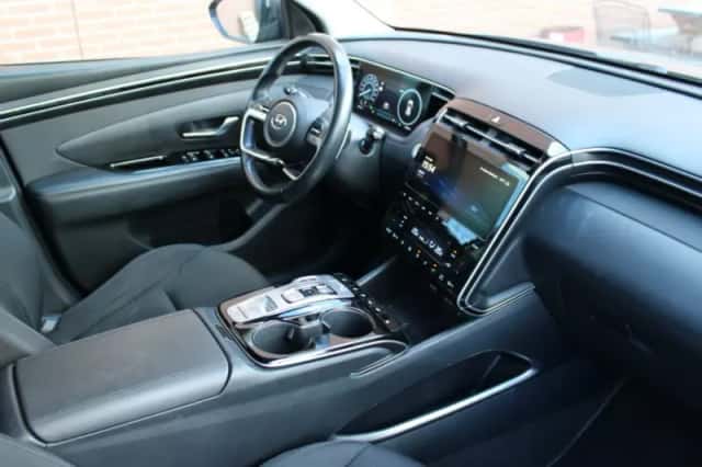 Hyundai Tucson (2023) thumbnail 4