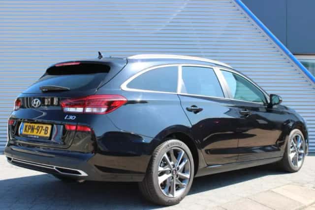 Hyundai i30 (2023) thumbnail 3
