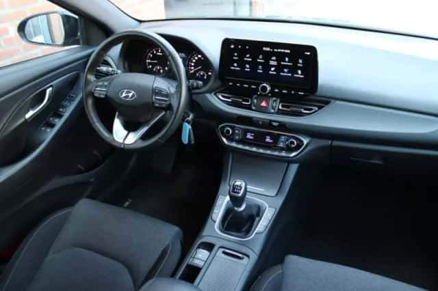 Hyundai i30 (2023) thumbnail 4