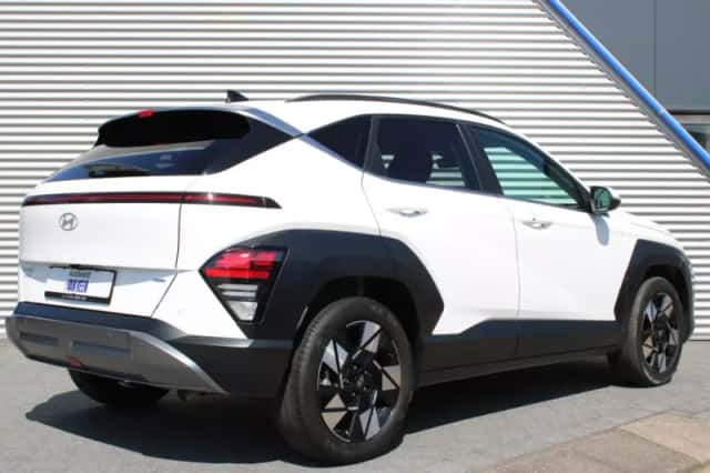 Hyundai Kona (2024) thumbnail 3