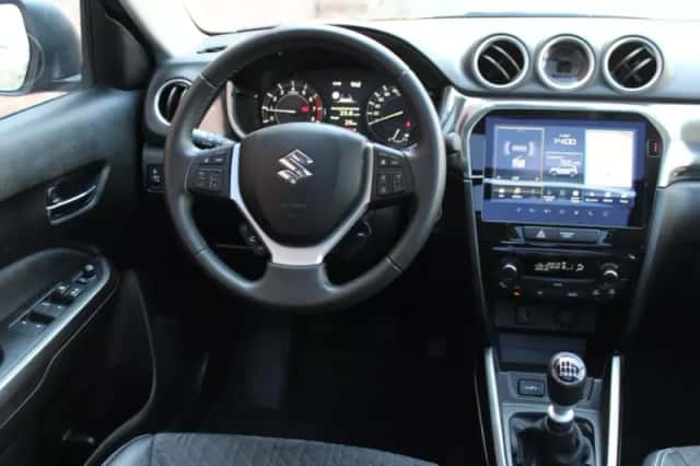 Suzuki Vitara (2025) thumbnail 2