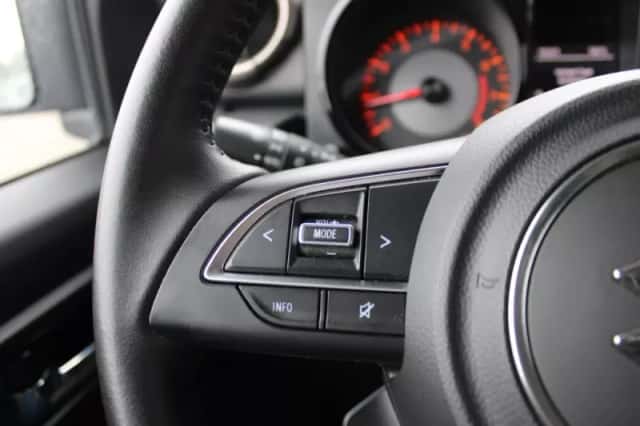 Suzuki Jimny (2019) thumbnail 2