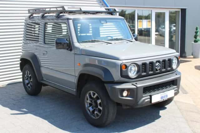 Suzuki Jimny (2019) thumbnail 6