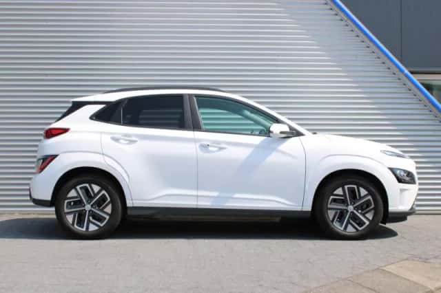 Hyundai Kona (2023) thumbnail 4