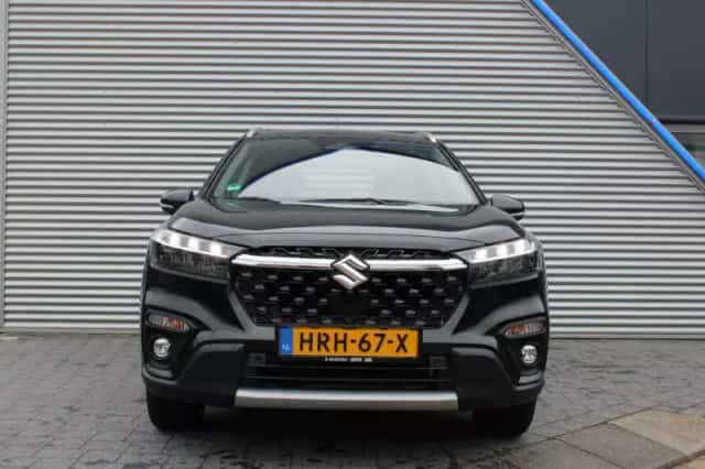Suzuki S-Cross (2025) thumbnail 5
