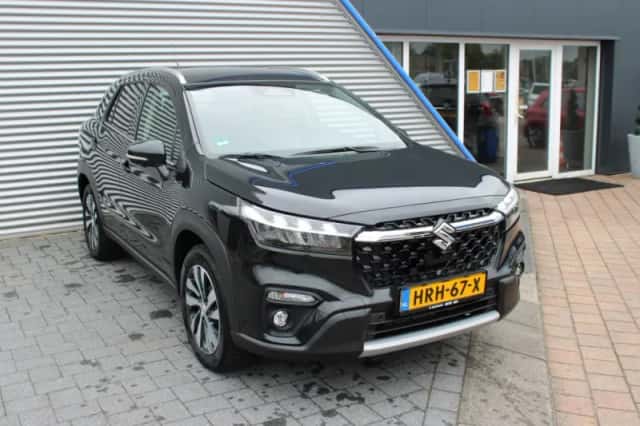 Suzuki S-Cross (2025) thumbnail 6