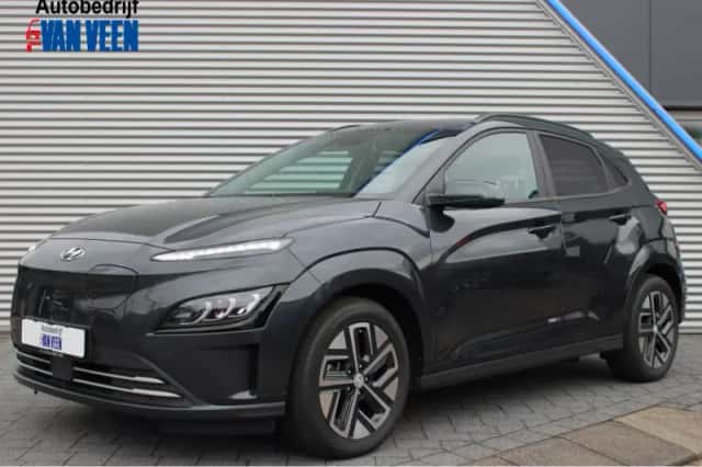 Hyundai Kona (2023) thumbnail 1