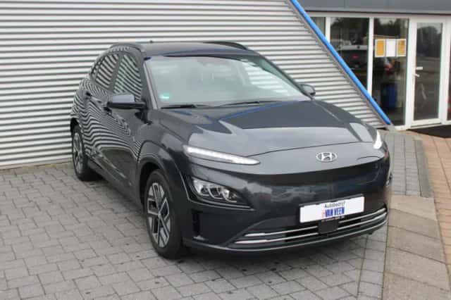 Hyundai Kona (2023) thumbnail 5