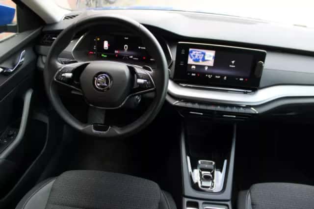 Škoda Octavia (2023) thumbnail 2