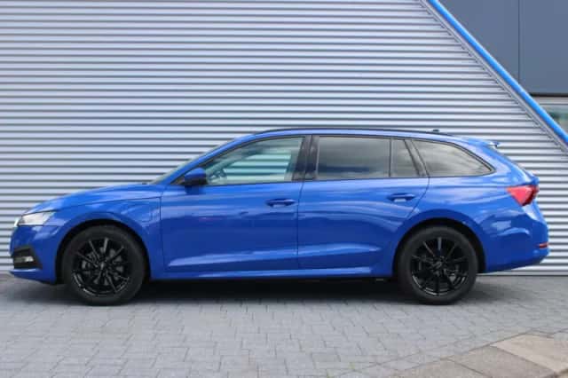 Škoda Octavia (2023) thumbnail 3