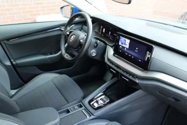 Škoda Octavia (2023) thumbnail 4