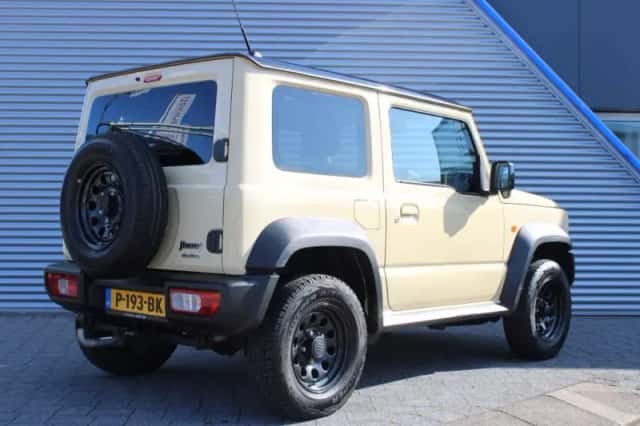 Suzuki Jimny (2019) thumbnail 3