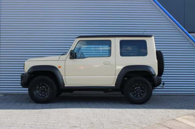 Suzuki Jimny (2019) thumbnail 5