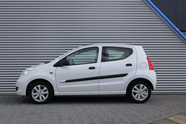 Suzuki Alto (2015) thumbnail 3