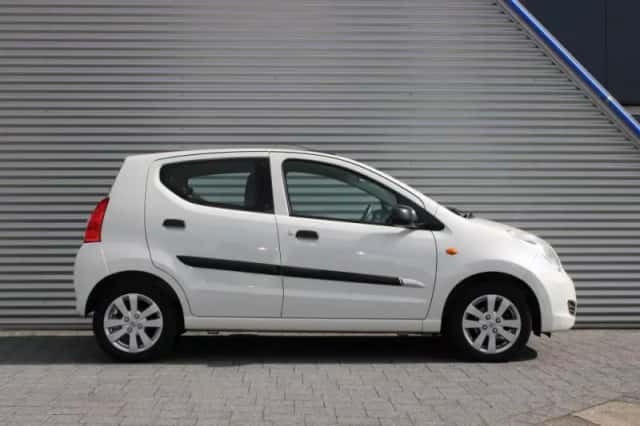 Suzuki Alto (2015) thumbnail 4