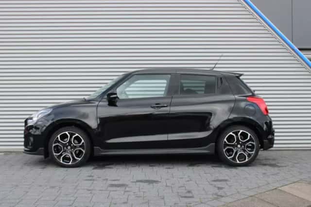 Suzuki Swift (2023) thumbnail 3